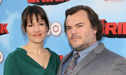 Jack Black partage de rares photos de famille alors qu&rsquo;il célèbre son 20e anniversaire avec sa femme musicienne