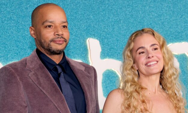 Rencontrez l&rsquo;épouse de longue date de la star de Scrubs, Donald Faison, qui travaillait comme assistante personnelle du chanteur superstar