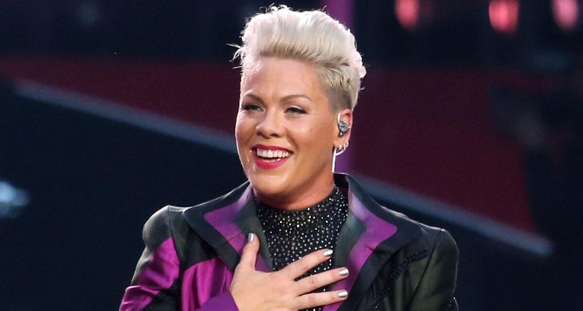 Pink demande aux fans « Comment est-ce possible ? » après une annonce de carrière émouvante