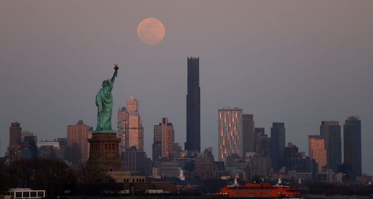 La Lune du Ver arrive et les experts disent qu&rsquo;elle pourrait perturber votre sommeil