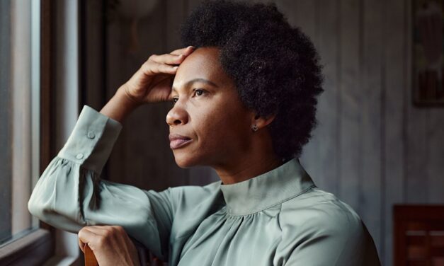 Comment les penseurs excessifs transforment de minuscules soucis en boucles mentales épuisantes – et comment arrêter