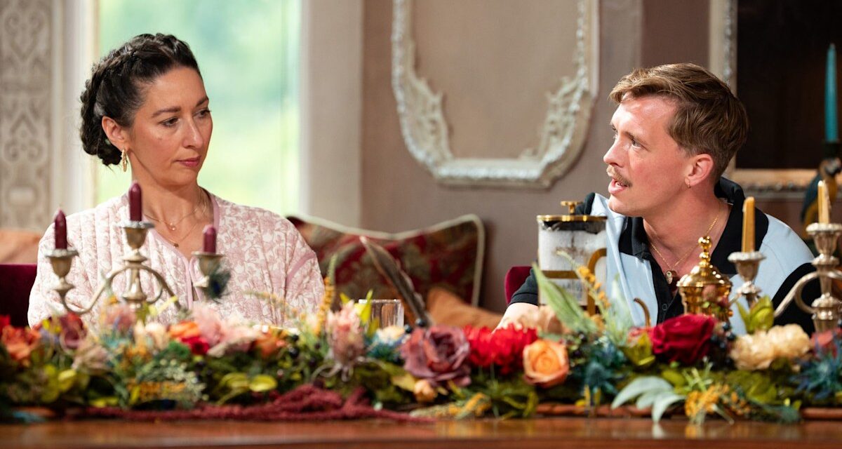 Les stars des Traîtres se rassemblent autour de Rachel Duffy au milieu de la perte de leur famille