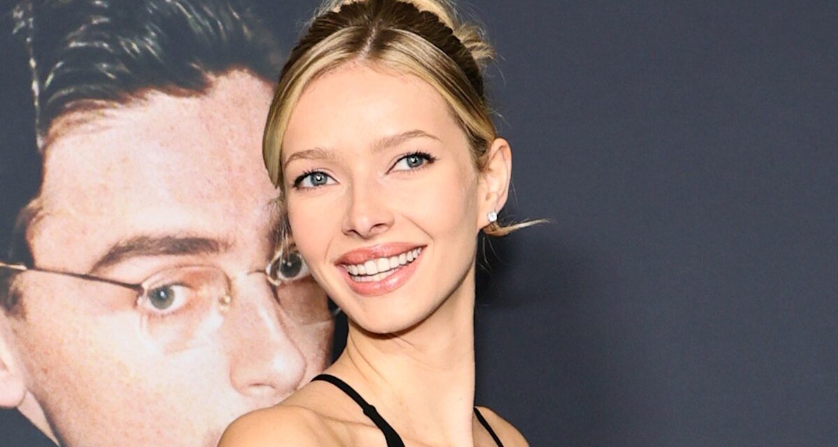 Apple Martin se prélasse au bord de la piscine en petit bikini pour une superbe photo