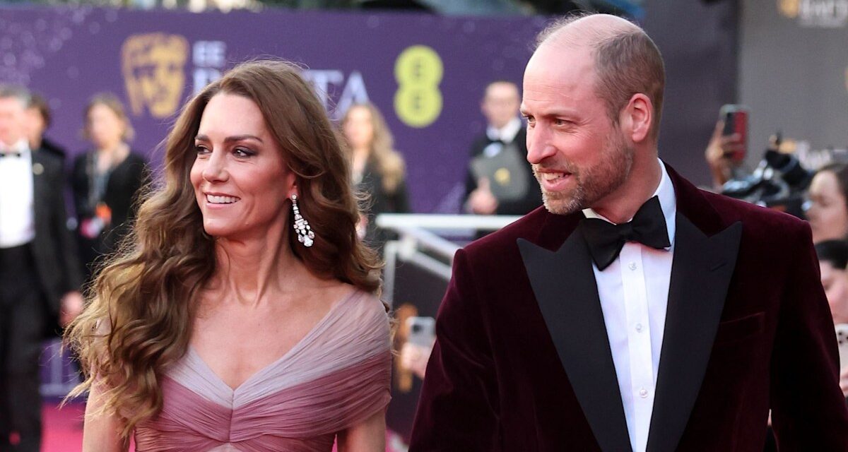 Le prince William et Kate Middleton rient lors d&rsquo;une photo intime des coulisses d&rsquo;un rendez-vous aux BAFTA.