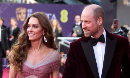 Le prince William et Kate Middleton rient lors d&rsquo;une photo intime des coulisses d&rsquo;un rendez-vous aux BAFTA.