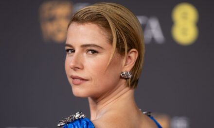 La peau « nue » de Jessie Buckley aux BAFTA a duré un an – exclusif