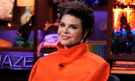 Lisa Rinna affirme que Leo DiCaprio, 51 ans, et Tobey Maguire, 50 ans, ont « frappé » ses filles de 27 et 24 ans
