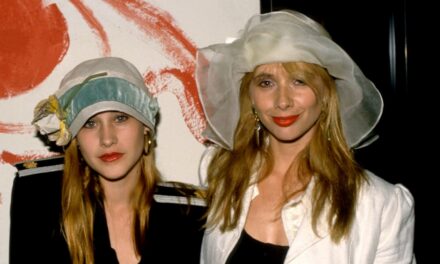 Patricia et Rosanna Arquette, frères et sœurs emblématiques des années 80, se réunissent pour une rare apparition sur le tapis rouge