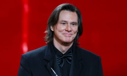 Rencontrez la superbe petite amie de Jim Carrey avec qui il a finalement rendu public après une longue histoire d&rsquo;amour secrète