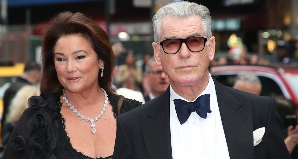 Keely Shaye Brosnan partage un message avec ses fans en l&rsquo;absence du lancement de l&rsquo;exposition de son fils