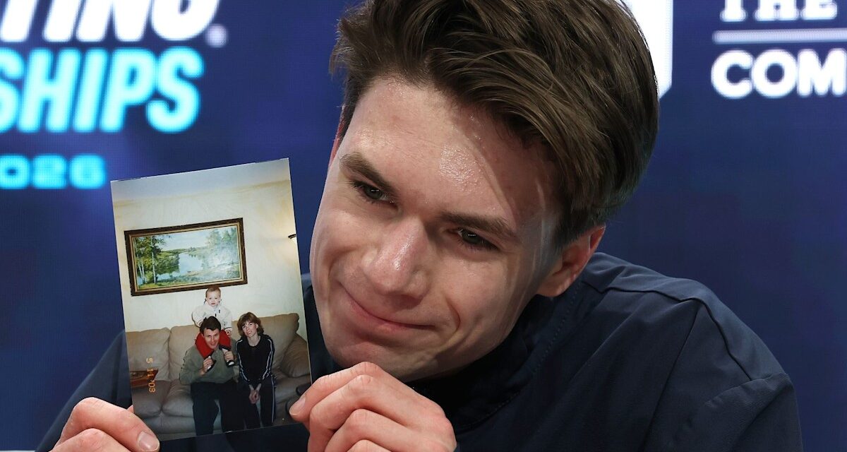 Rencontrez Maxim Naumov, le patineur artistique olympique qui n&rsquo;a plus « la force » après avoir perdu ses parents dans un récent accident d&rsquo;avion