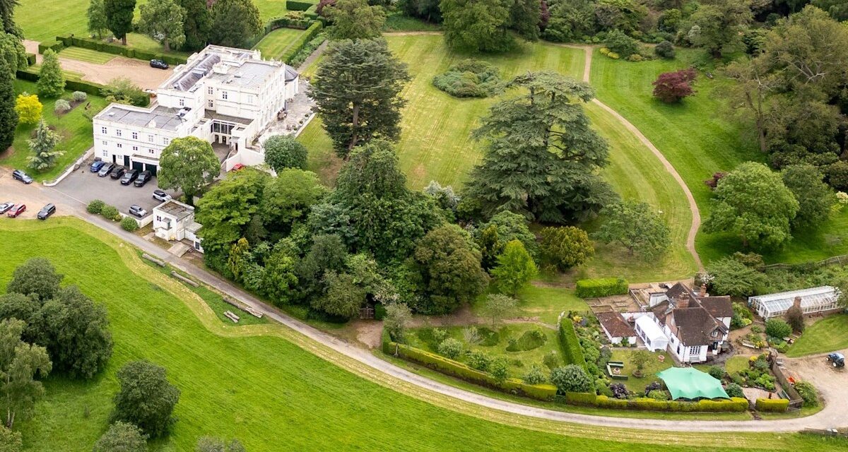 Photos découvertes à l&rsquo;intérieur de l&rsquo;ancienne maison d&rsquo;Andrew Mountbatten-Windsor