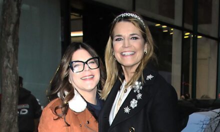 Rencontrez les frères et sœurs de Savannah Guthrie, dont sa sœur qui a vu maman pour la dernière fois avant qu&rsquo;elle ne soit « enlevée »