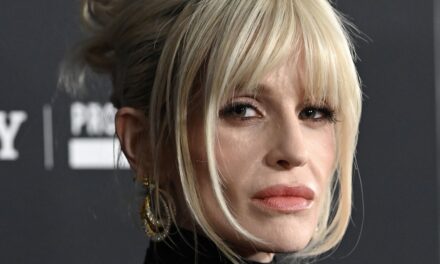 Kelly Osbourne écrit un poème émouvant sur le temps « cruel et implacable » enduré