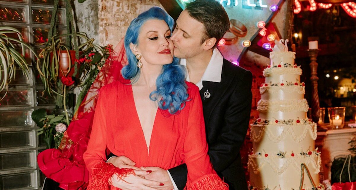 Coco Fennell à propos de son mariage kitsch à Las Vegas, de la recherche de sa robe de mariée en ligne et d&rsquo;un moment dans l&rsquo;allée de Britney Spears