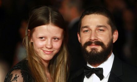 Les commentaires révélateurs de Shia LaBeouf sur le fait d&rsquo;être parent d&rsquo;une fille avec son ex-épouse Mia Goth