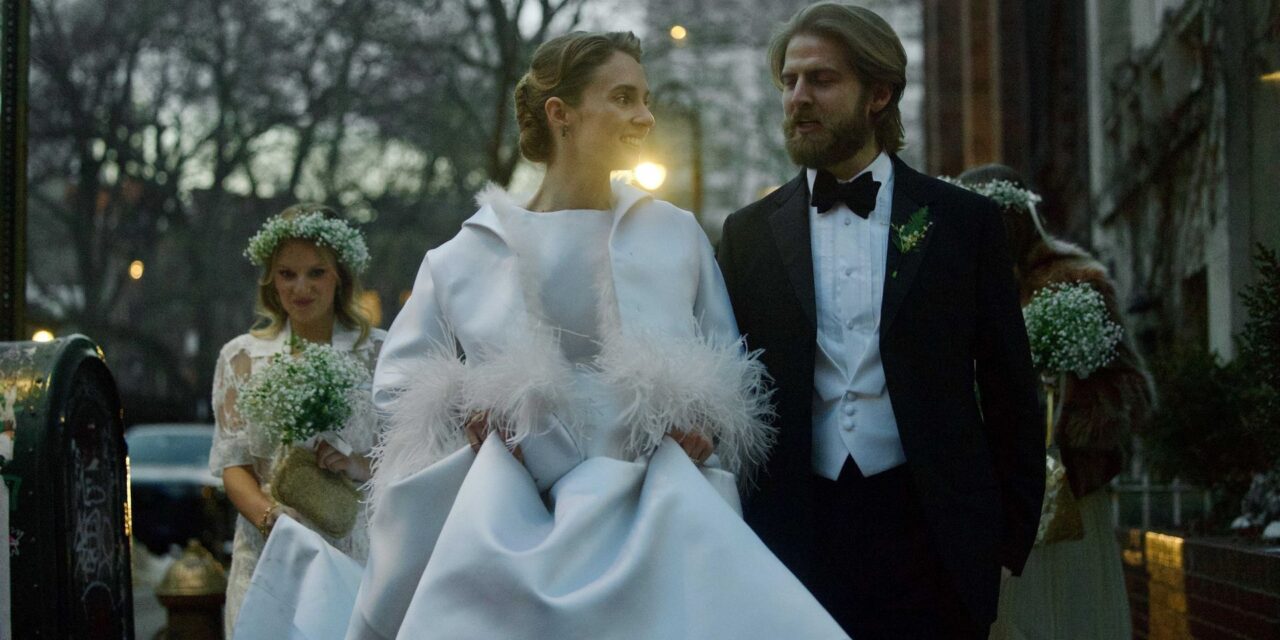 Maya Hawke épouse son petit ami musicien lors de la cérémonie de la Saint-Valentin — photos