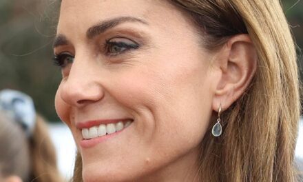 Kate Middleton enfreint la règle du style royal 2026 avec des chaussures inattendues