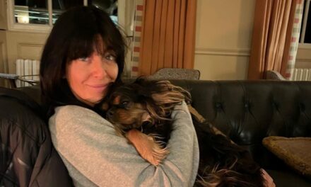 Claudia Winkleman prête à jouer un nouveau rôle de présentatrice dans Crufts 2026 de Channel 4