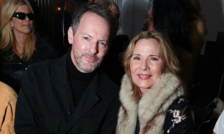 Kim Cattrall et son mari Russell Thomas font leur première apparition depuis leur mariage secret