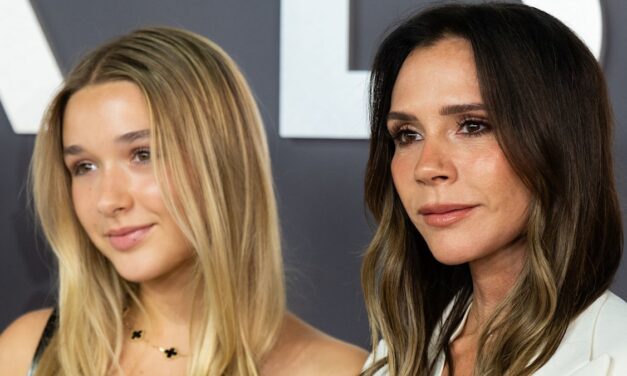 Le rare message de Harper Beckham pour la Saint-Valentin pour maman Victoria alors qu&rsquo;elle s&rsquo;associe à papa David