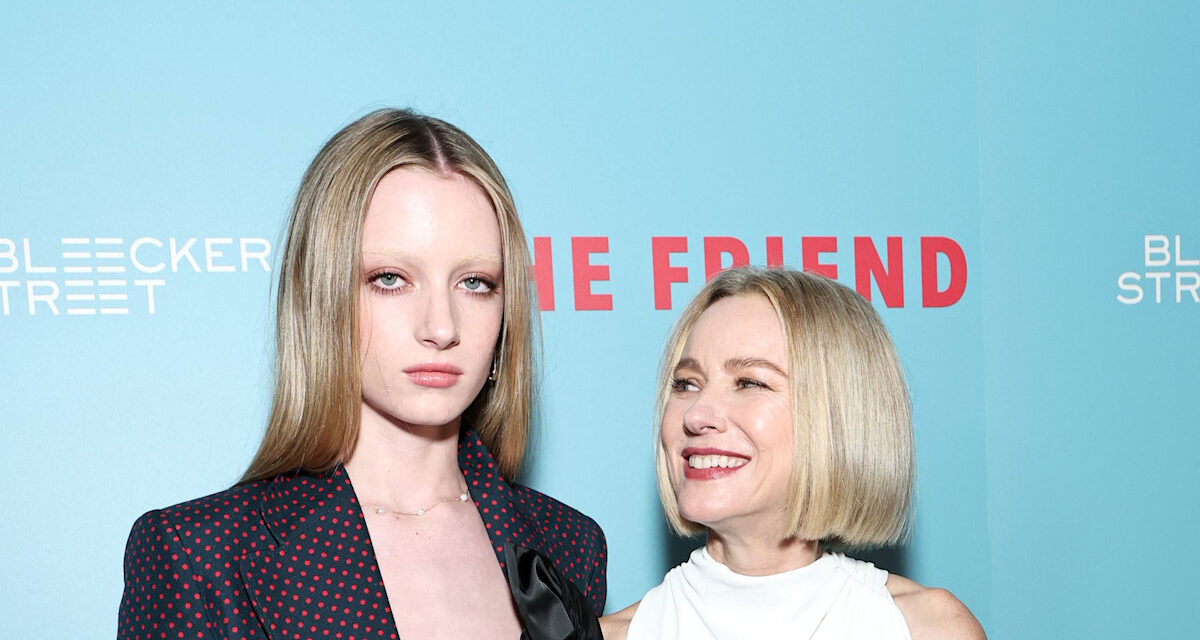 Naomi Watts encourage sa fille Kai sur de nouvelles photos