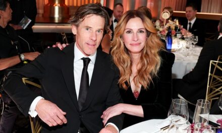 La photo remplie de PDA de Julia Roberts avec son mari Danny Moder donne un aperçu de l&rsquo;intérieur de la vaste maison familiale