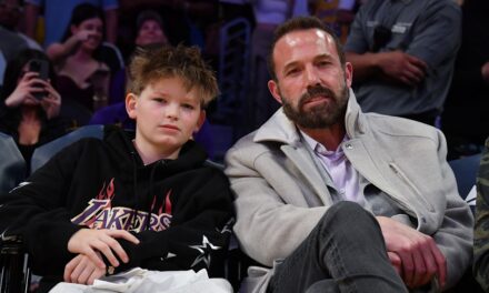 Samuel Affleck fête ses 14 ans ! 7 fois le fils de Ben Affleck se transforme en mini-moi de son père