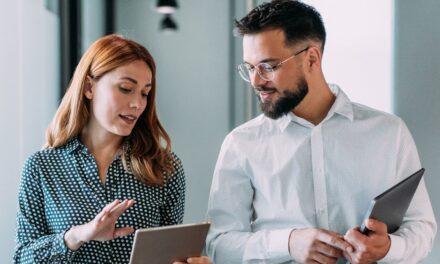 Les romances au bureau sont-elles toujours une mauvaise idée ? Les choses à faire et à ne pas faire – et les pièges à éviter à tout prix