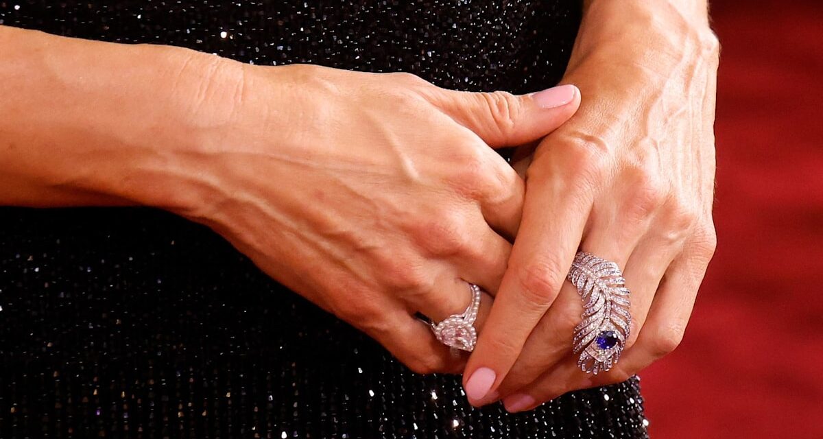 Cette tendance pratique des manucures courtes envahit Hollywood – et elle est si facile à entretenir