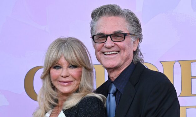 Kurt Russell avoue effrontément « J&rsquo;apprends » en discutant de la Saint-Valentin avec Goldie Hawn