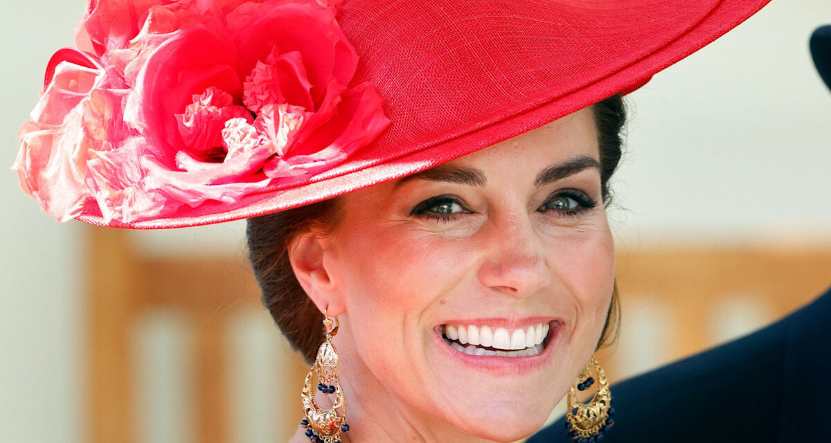 Kate Middleton est la reine incontestée des sacs « It girl » – y compris la pochette Hermès qui n&rsquo;est plus disponible