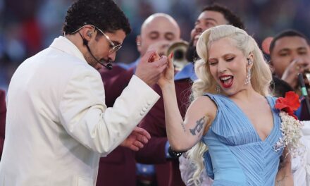 Pourquoi le look de Lady Gaga à la mi-temps du Super Bowl était un modèle pour le style des célébrités