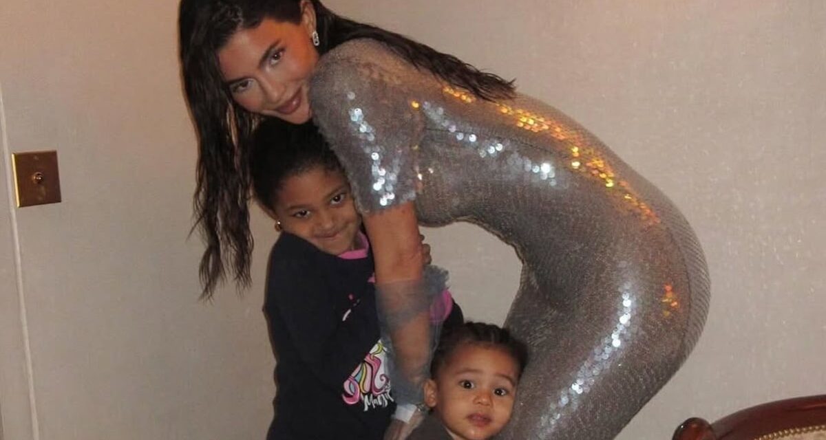 À l&rsquo;intérieur de la fête d&rsquo;anniversaire sur le thème de Labubu de Kylie Jenner et Travis Scott pour les enfants Stormi et Aire