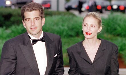 Dans la véritable histoire d&rsquo;amour de John F. Kennedy Jr. et Carolyn Bessette-Kennedy