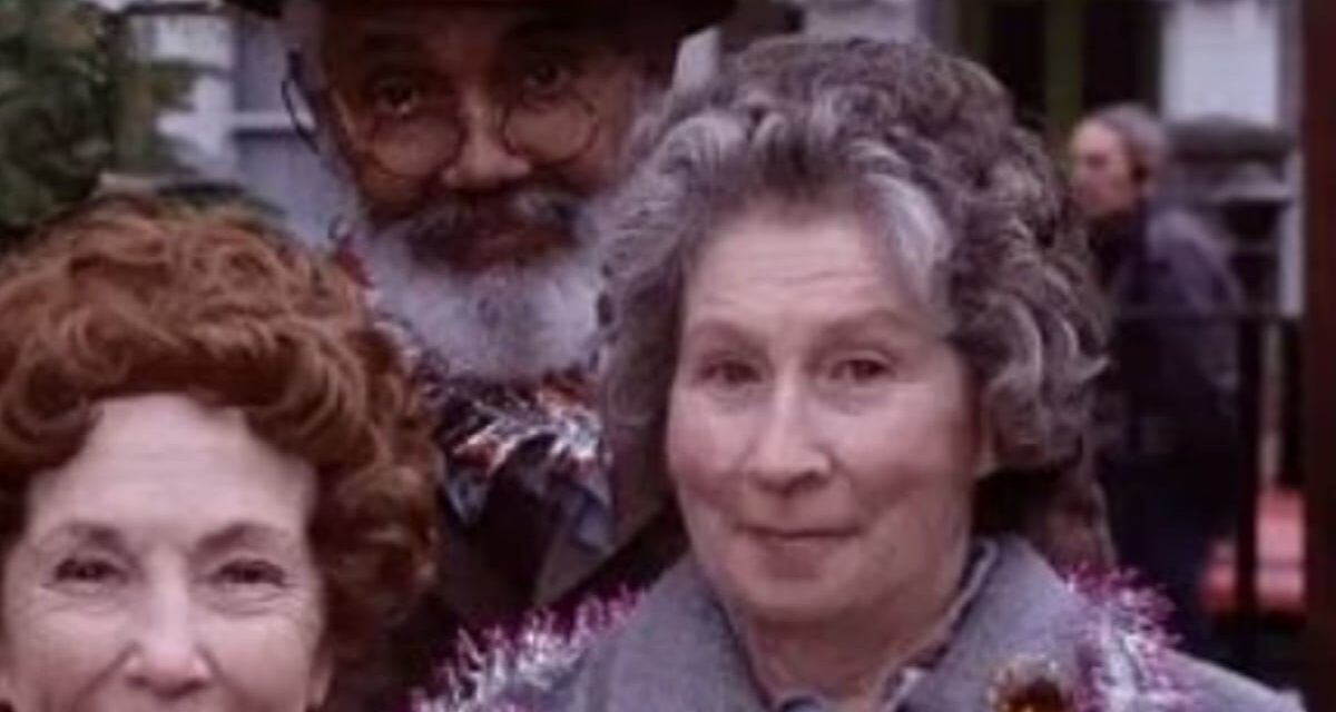 Dans la vie de famille d&rsquo;Elizabeth Kelly alors que la star d&rsquo;EastEnders décède à l&rsquo;âge de 104 ans