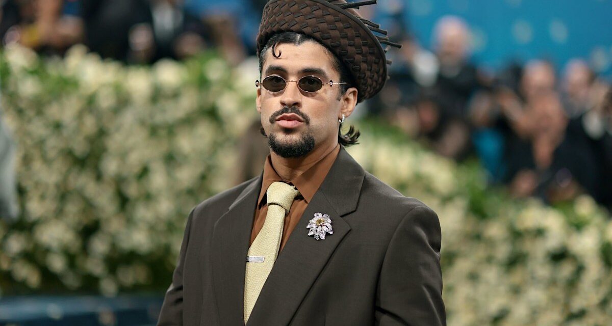 Les plus beaux looks de Bad Bunny de tous les temps selon un écrivain de mode