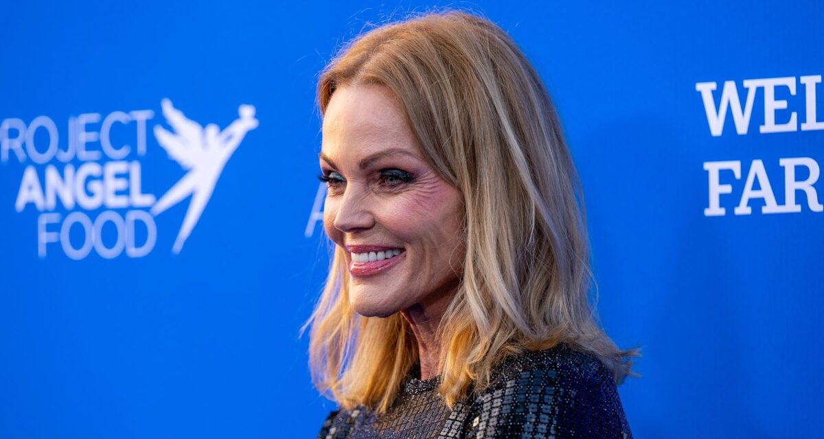 La star des années 80 Belinda Carlisle, 67 ans, révèle une routine matinale sauvage qui commence à 3h30 du matin