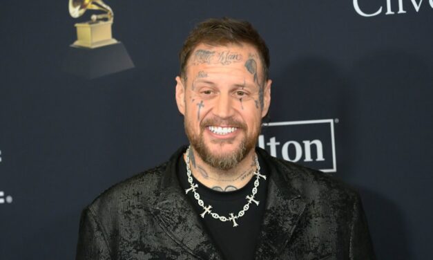 Jelly Roll présente sa plus grande transformation en matière de perte de poids à ce jour lors de sa dernière sortie