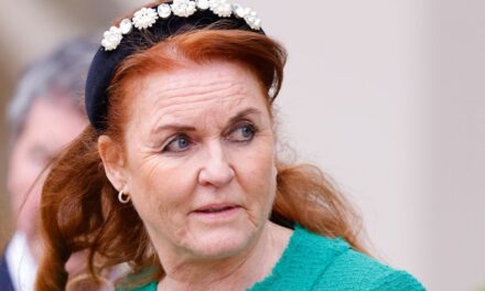 Sarah Ferguson « prépare un retour » à la vie publique alors que son surprenant emplacement à l&rsquo;étranger est enfin révélé