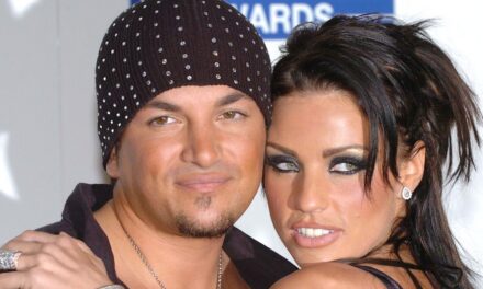 Peter Andre et Katie Price publient une déclaration choquante alors qu&rsquo;ils parviennent à un « accord mutuel » 17 ans après leur divorce