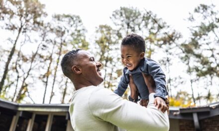 Pourquoi la disponibilité émotionnelle de vos parents peut avoir un impact sur votre santé physique des années plus tard