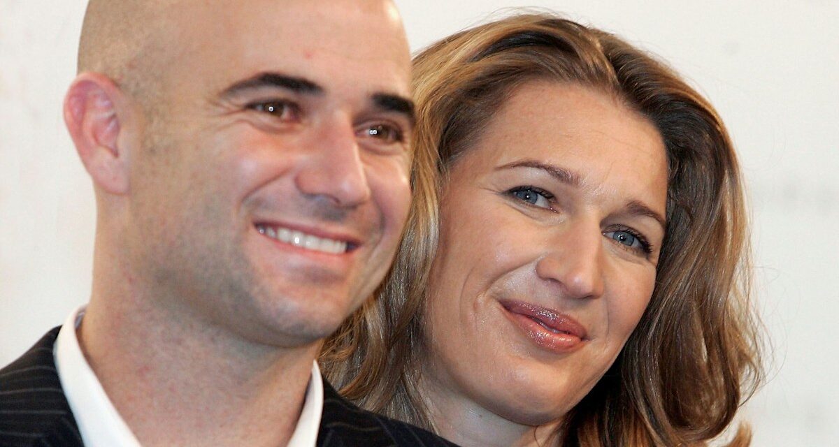 Andre Agassi et sa femme Steffi Graf sont des « objectifs de couple » alors qu&rsquo;il partage des notes sincères et des photos pour célébrer « l&rsquo;amour de sa vie »