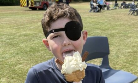 Mon fils a perdu un œil après deux diagnostics de cancer – l&rsquo;hôpital Great Ormond Street était une « extension de notre famille »