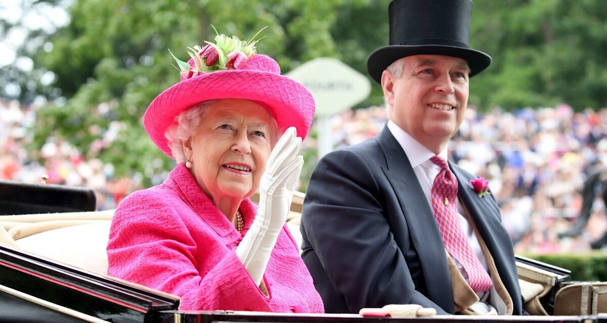 Opinion: C&rsquo;est une bénédiction que la défunte reine ne soit pas là pour assister à la chute de son fils préféré Andrew Mountbatten-Windsor et à la crise de la famille royale