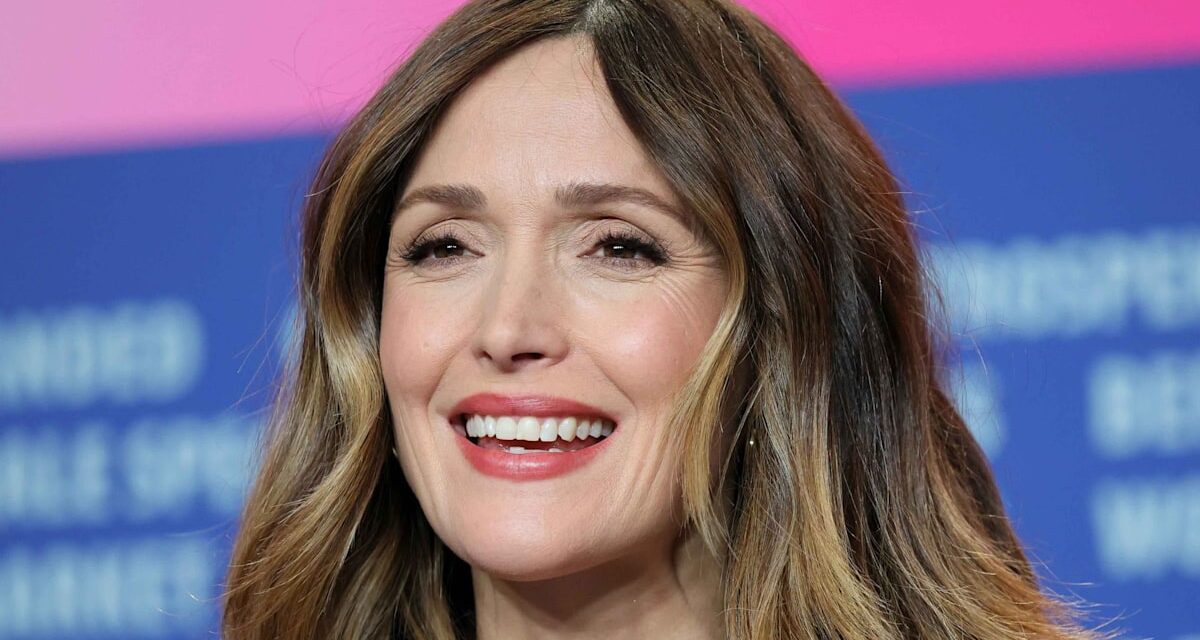 Rose Byrne a été aperçue avec le it-bag viral et abordable (et même Jennifer Aniston en est fan)