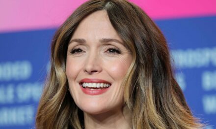Rose Byrne a été aperçue avec le it-bag viral et abordable (et même Jennifer Aniston en est fan)
