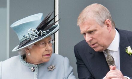 Le rappel durable d&rsquo;Andrew Mountbatten-Windsor de la reine Elizabeth dans la nouvelle maison de Sandringham