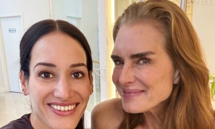 L&rsquo;habitude matinale de 12 minutes que l&rsquo;entraîneur de Brooke Shields ne jure que pour une énergie instantanée