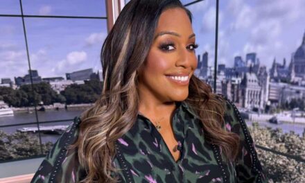 La chemise tendance à 39 £ d&rsquo;Alison Hammond est si flatteuse et elle se vend rapidement